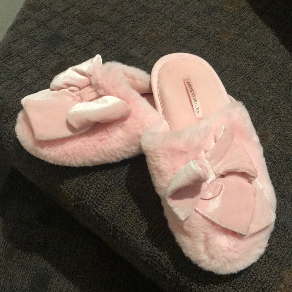 Victoria Secret Slippers. NWT